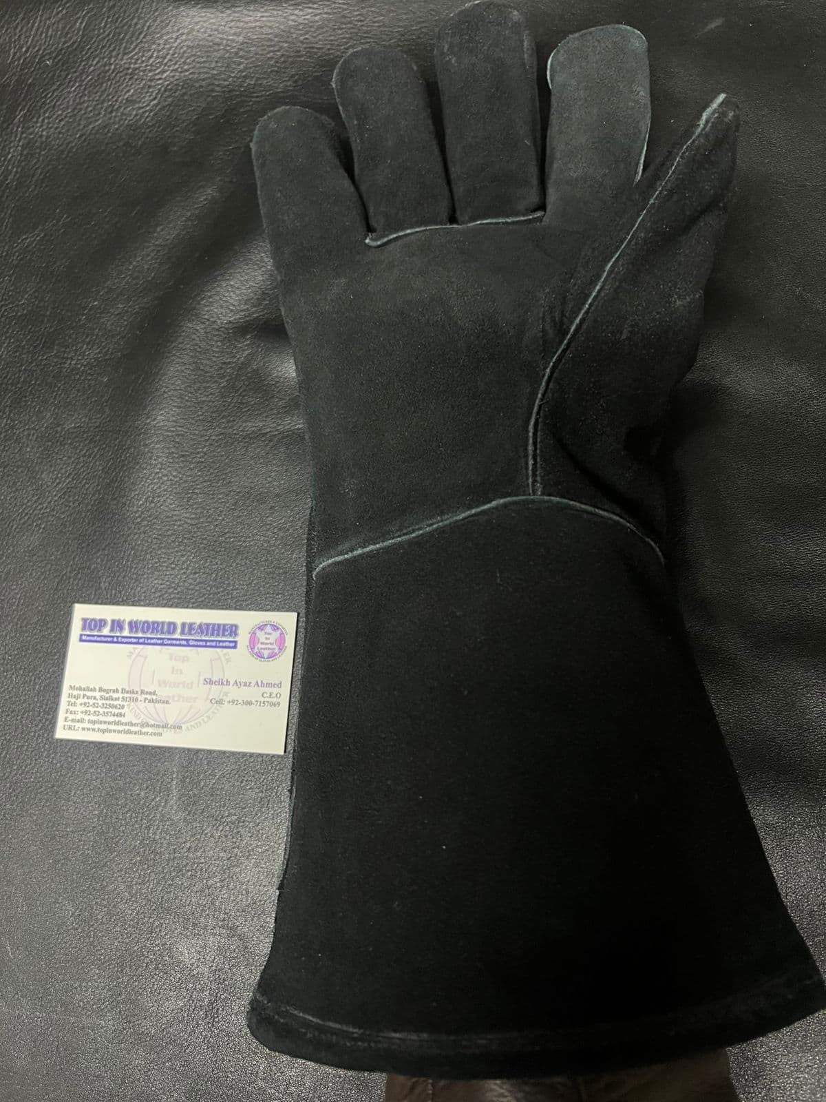 Black Extended-Cuff Glove